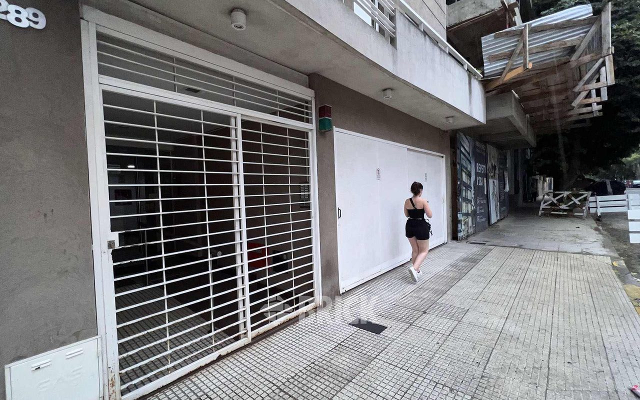 REPETTO, NICOLAS al 1200 Piso 8 16
