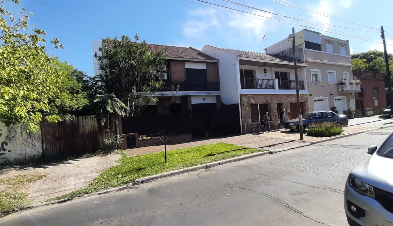 DEL VALLE IBERLUCEA al 4300 7