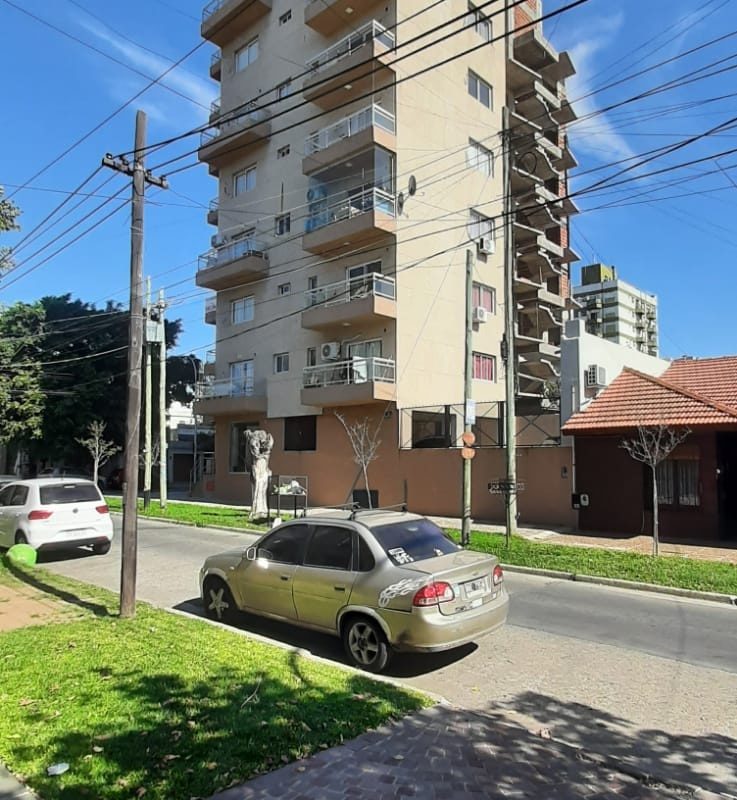 DEL VALLE IBERLUCEA al 4300 10