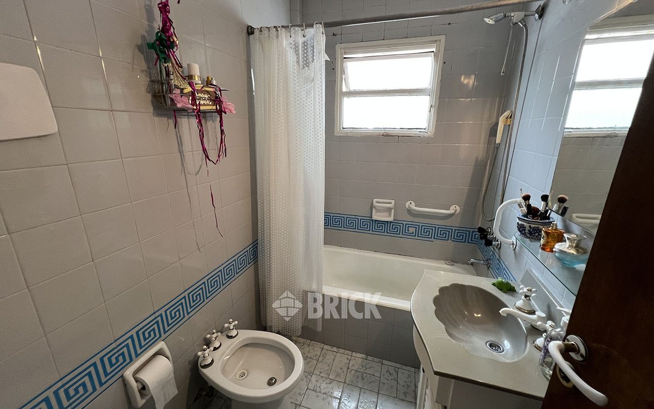 MANSILLA, GRAL. LUCIO al 3800 Piso 4 5