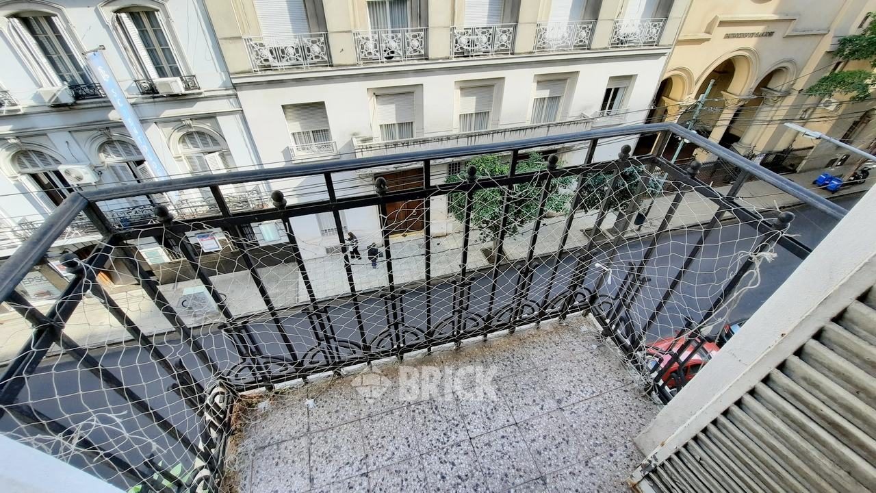 AYACUCHO al 1000 Piso 2 4