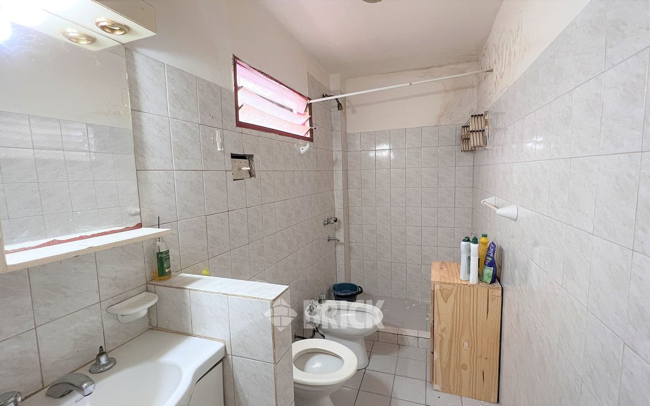 LARRAYA al 2200 Piso PB 4