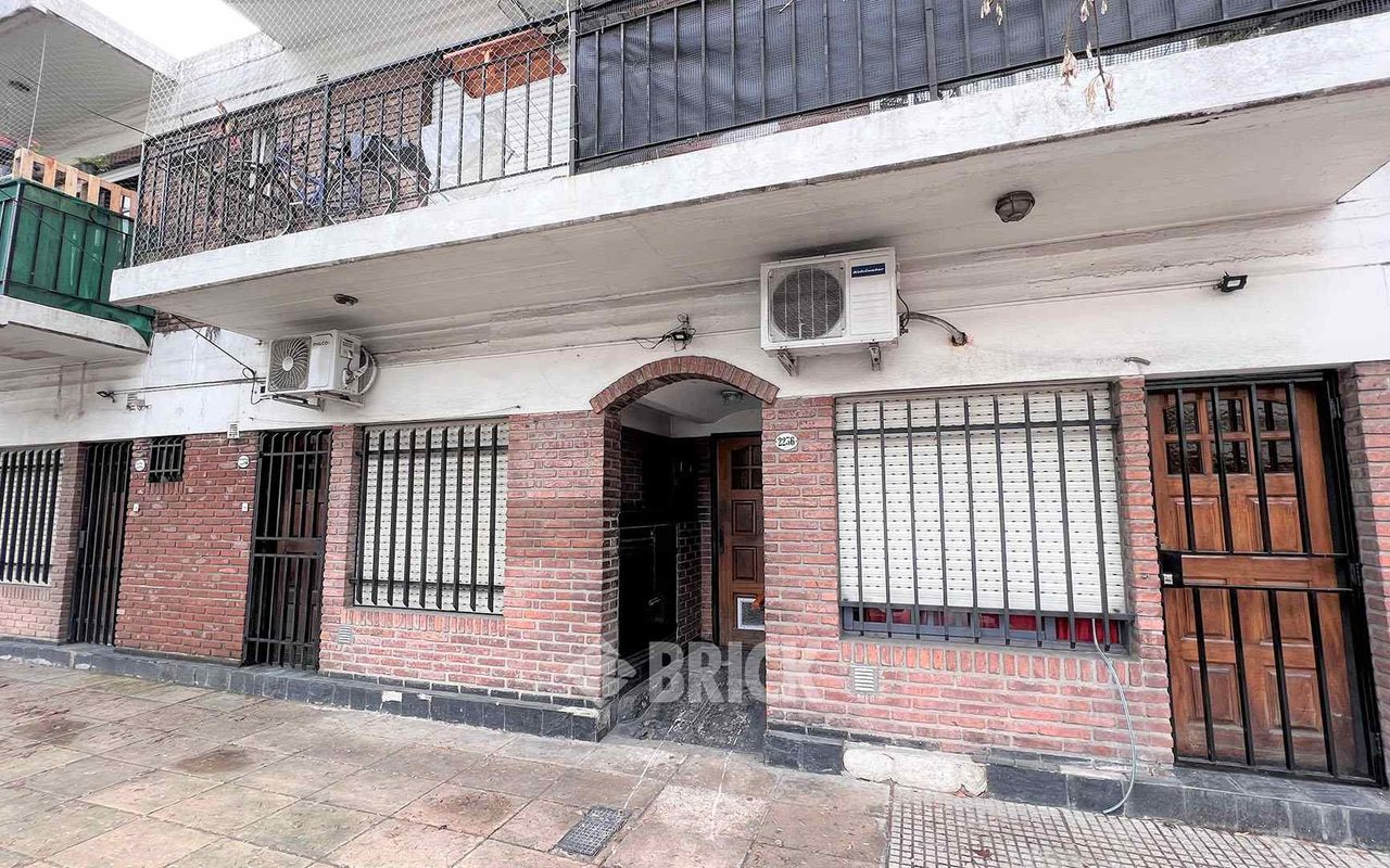 LARRAYA al 2200 Piso PB 6