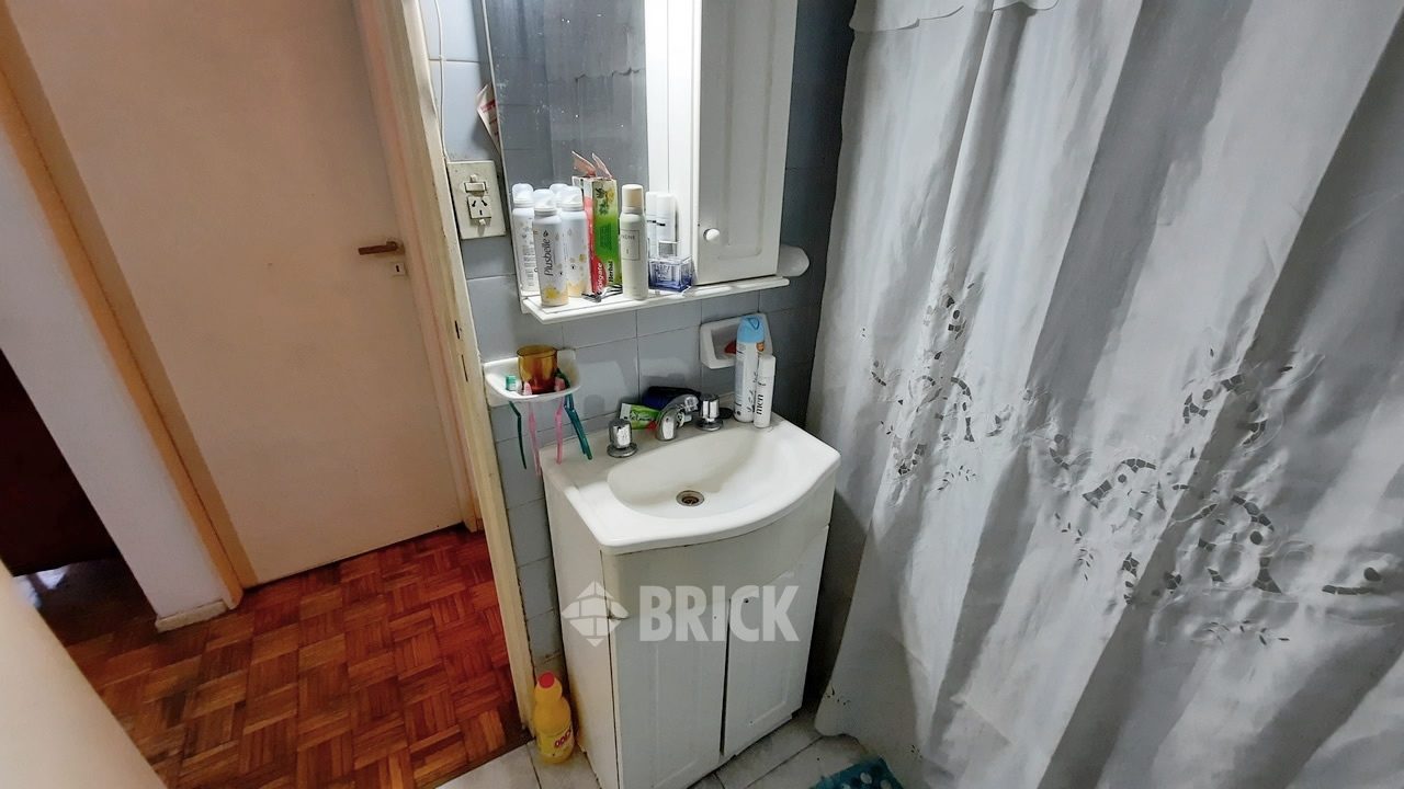 BRAVO, MARIO al 1000 Piso 2 11