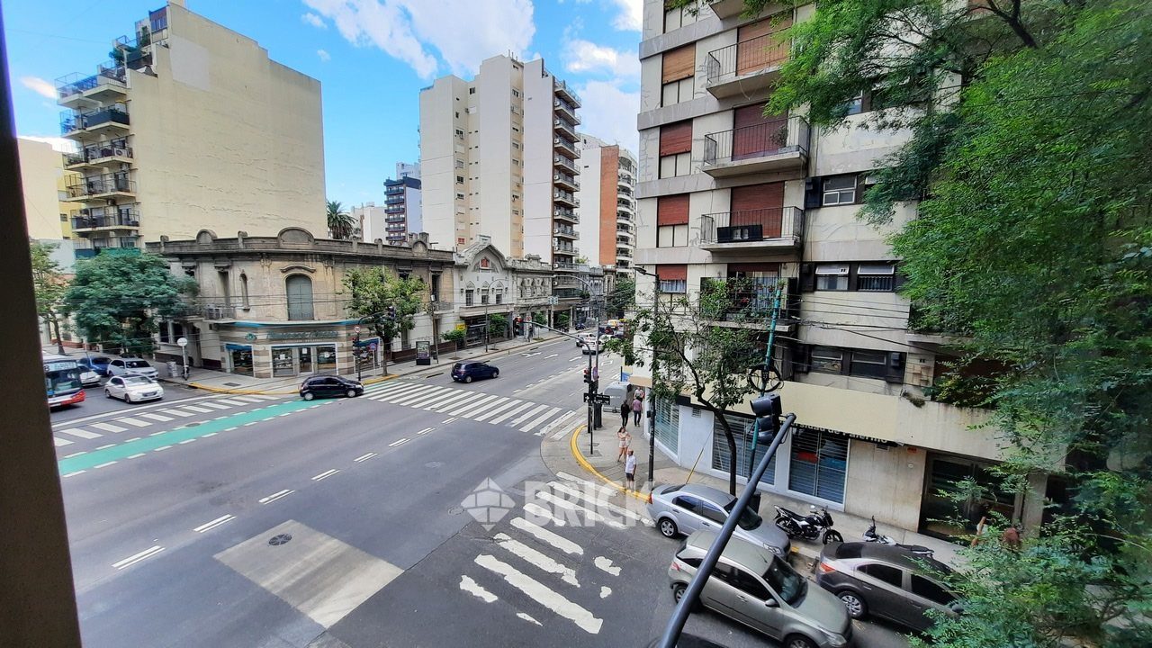 BRAVO, MARIO al 1000 Piso 2 18