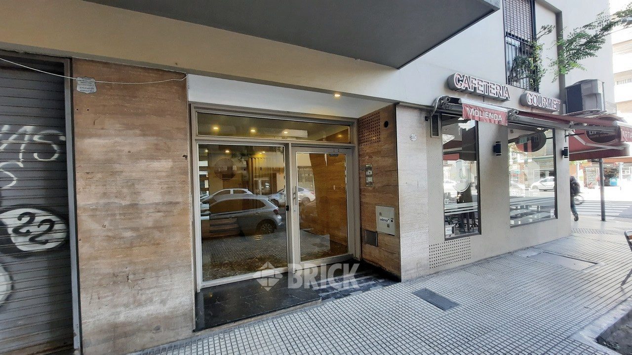 BRAVO, MARIO al 1000 Piso 2 27