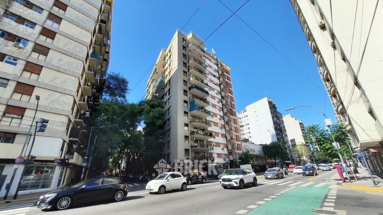 BRAVO, MARIO al 1000 Piso 2 30