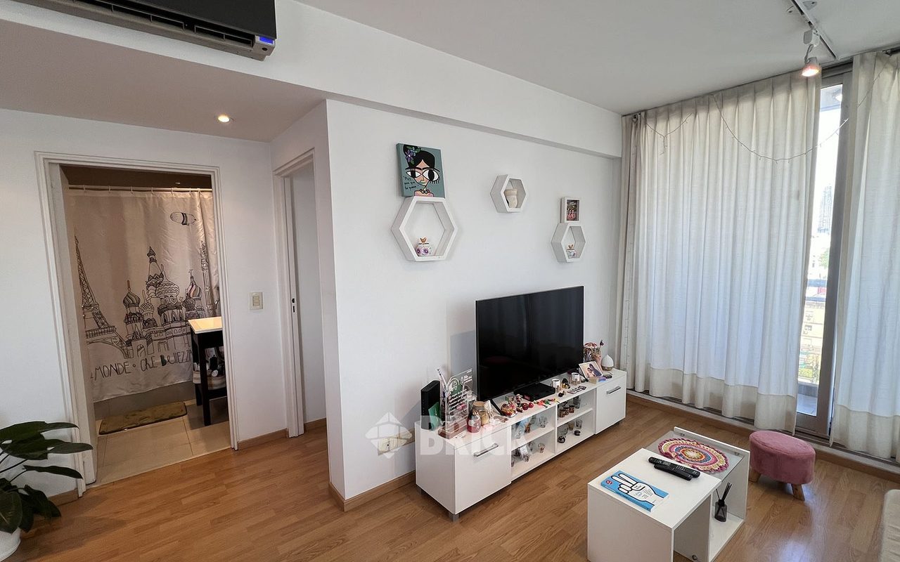 PIEDRAS al 1100 Piso 9 5