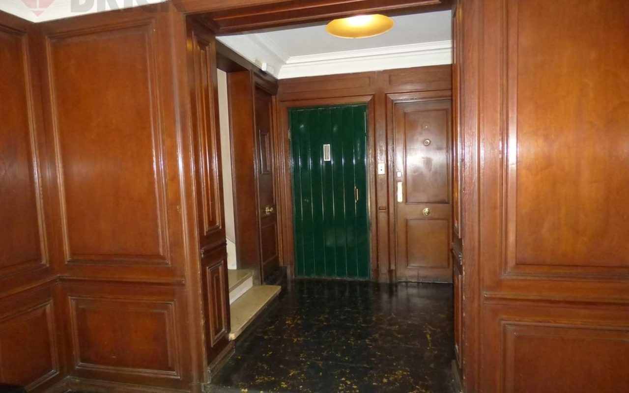 URIBURU, JOSE EVARISTO al 1400 Piso 7 24