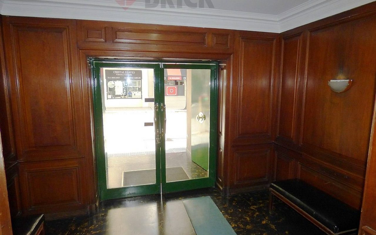 URIBURU, JOSE EVARISTO al 1400 Piso 7 26