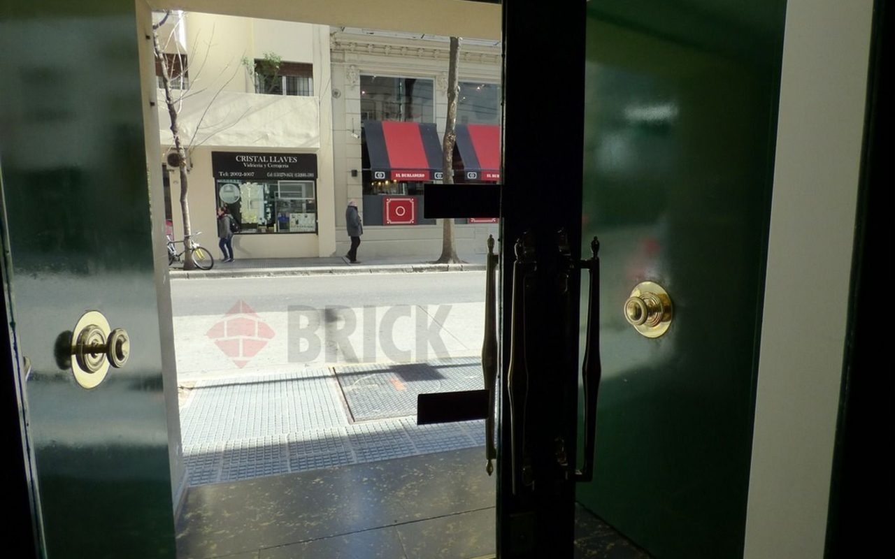 URIBURU, JOSE EVARISTO al 1400 Piso 7 27