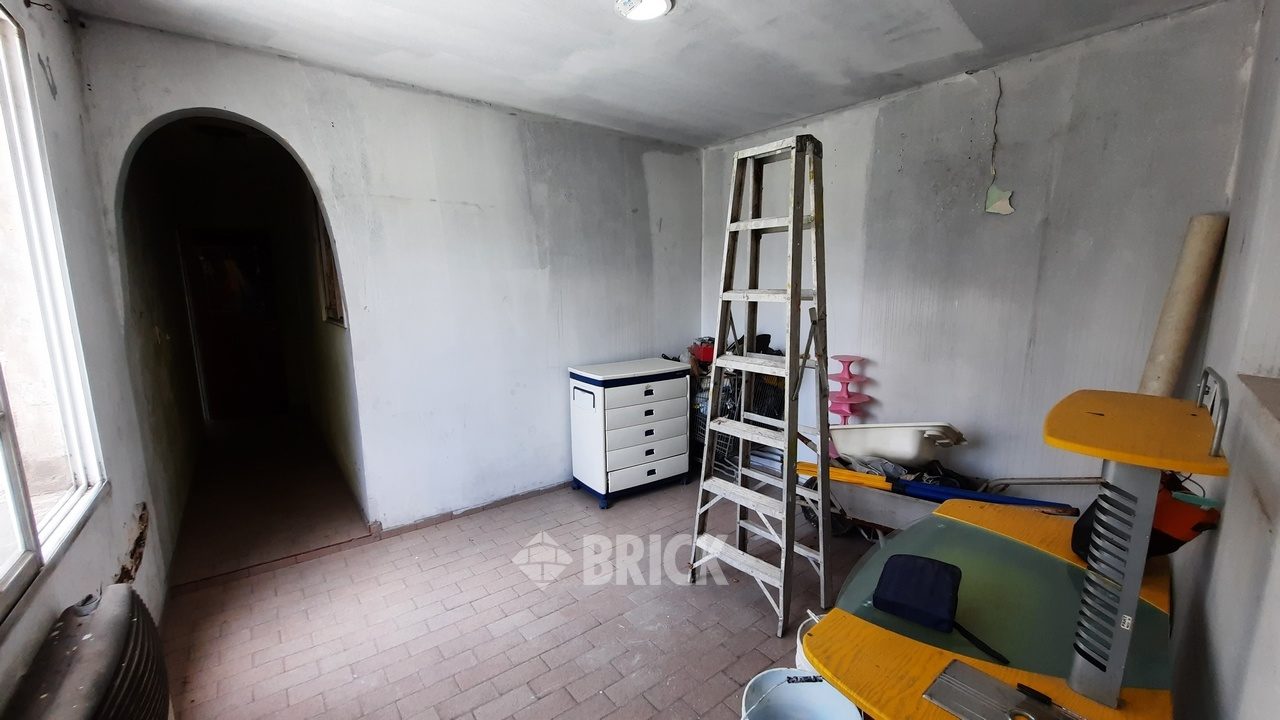 BRASIL, AV. al 1400 Piso 1 11