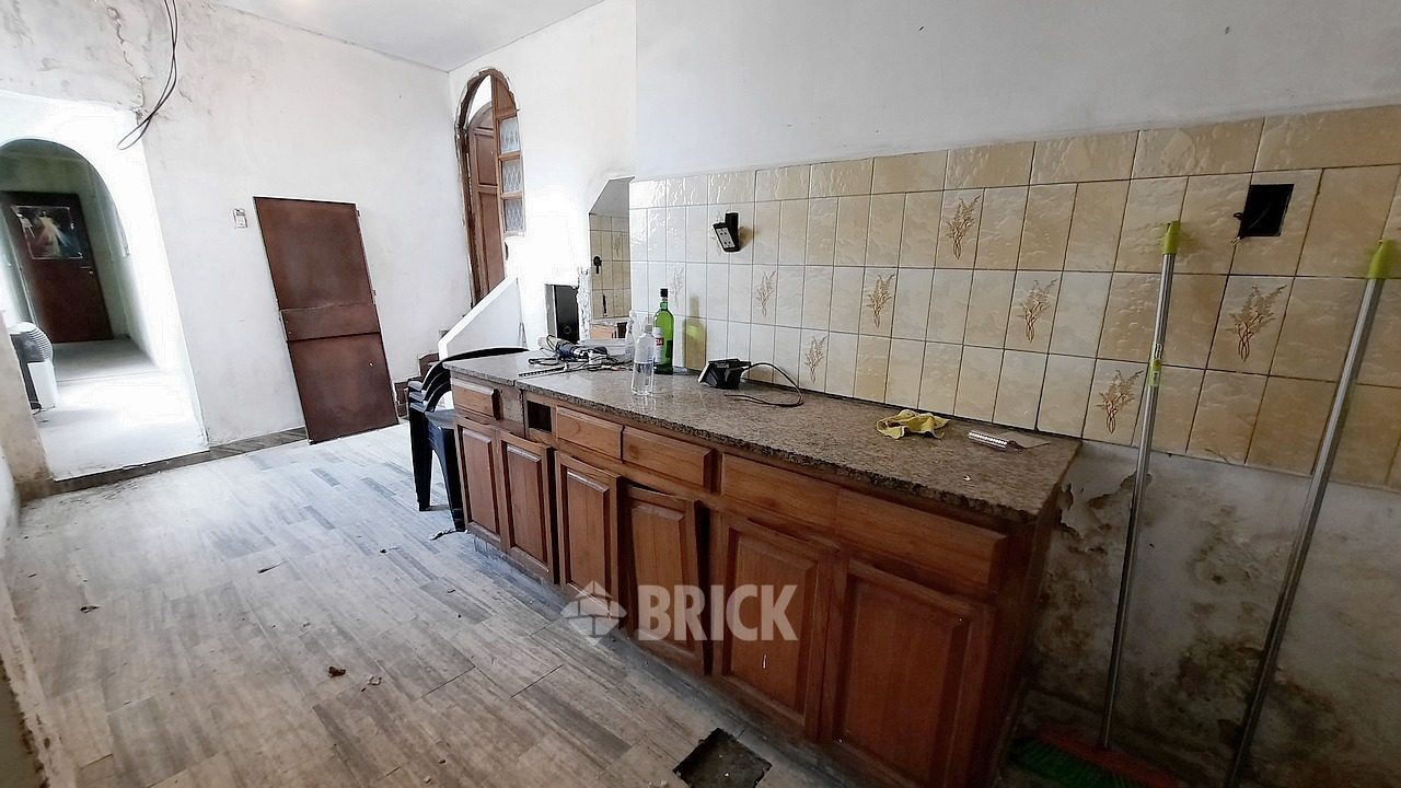 BRASIL, AV. al 1400 Piso 1 8