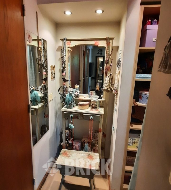 LAVALLEJA al 1000 Piso PB 30