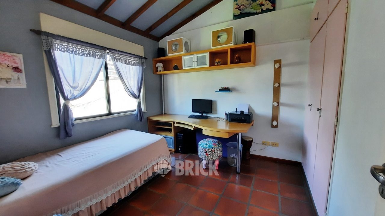 LAVALLEJA al 1000 Piso PB 44