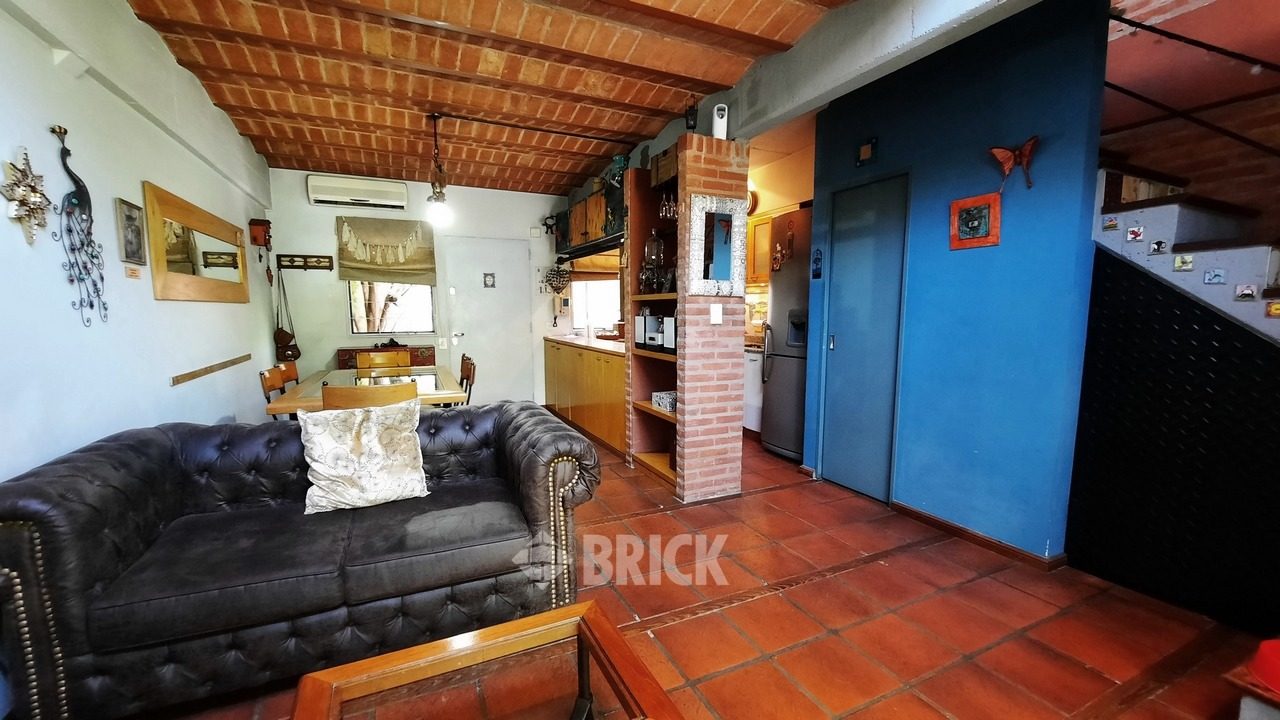 LAVALLEJA al 1000 Piso PB 5