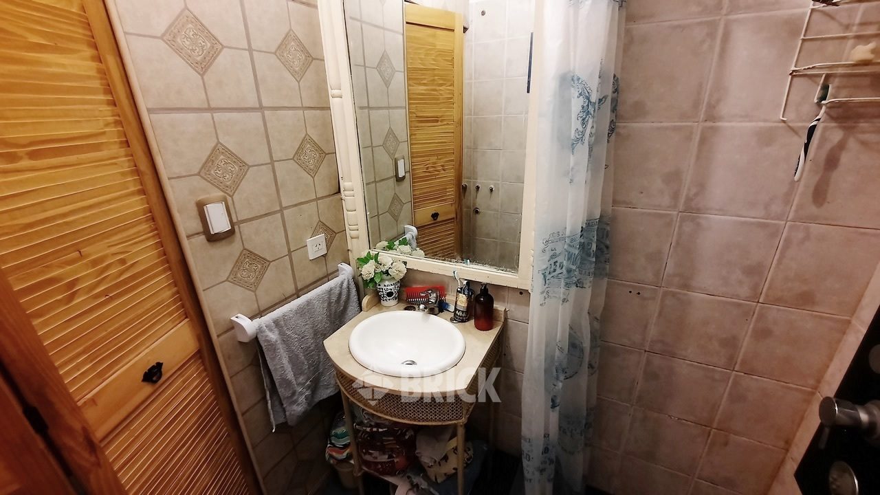 YRIGOYEN, HIPOLITO, AV. al 3500 Piso 1 12