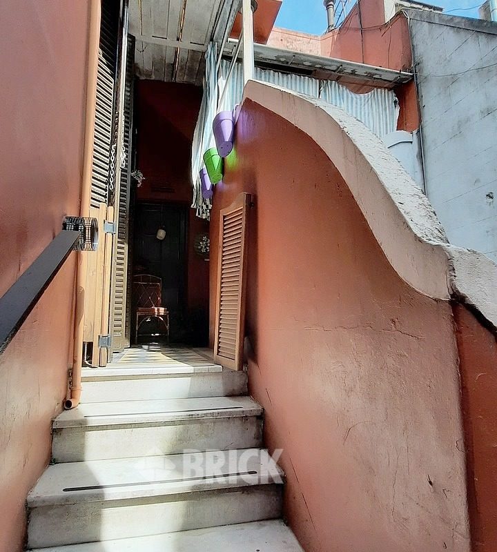 YRIGOYEN, HIPOLITO, AV. al 3500 Piso 1 21