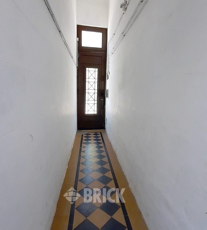 YRIGOYEN, HIPOLITO, AV. al 3500 Piso 1 23