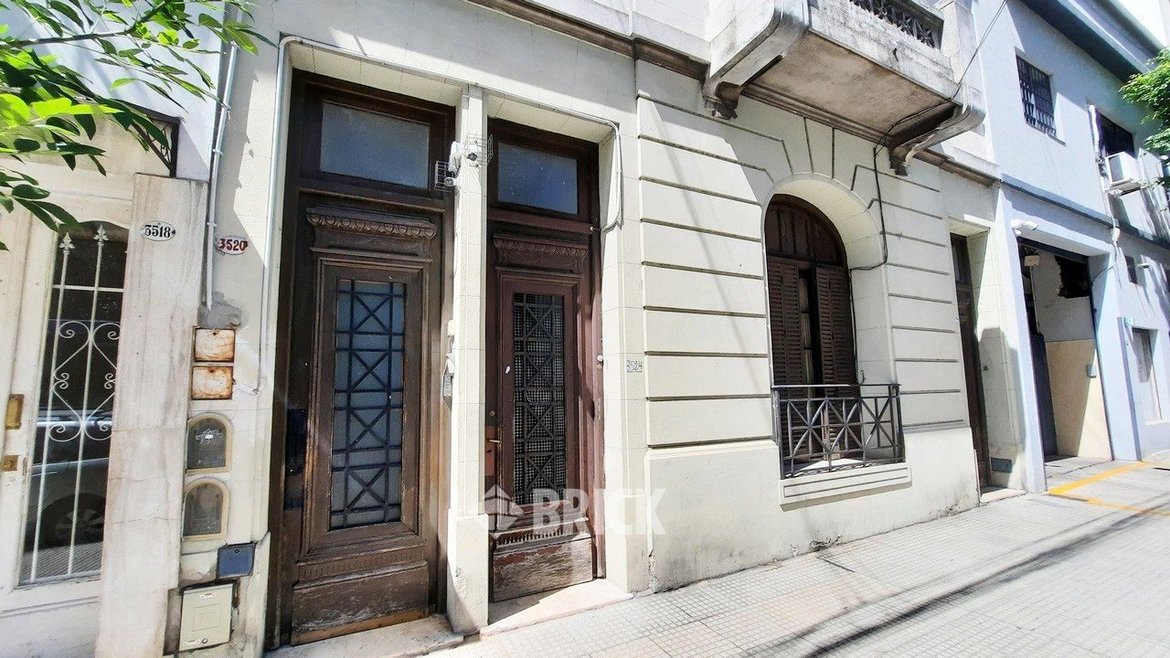 YRIGOYEN, HIPOLITO, AV. al 3500 Piso 1 24