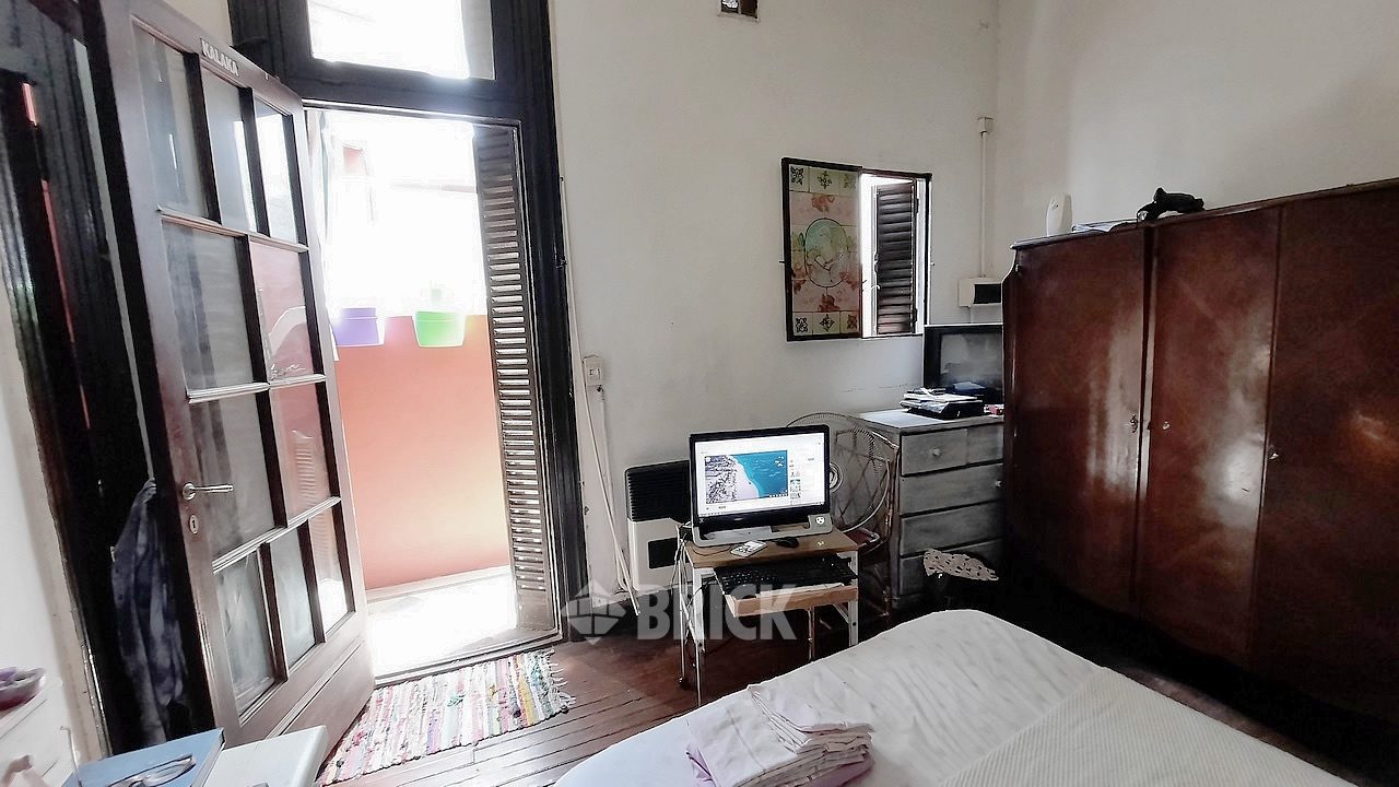 YRIGOYEN, HIPOLITO, AV. al 3500 Piso 1 6