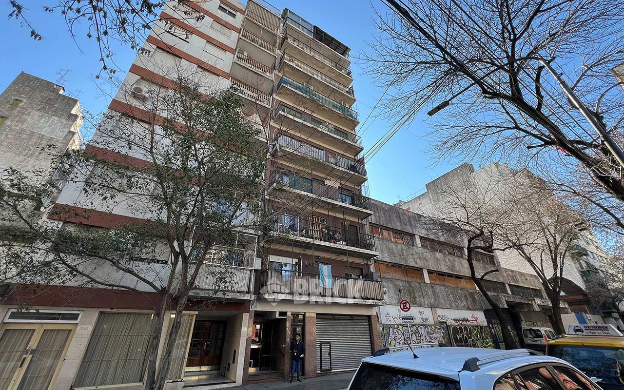 ALSINA, ADOLFO al 2500 Piso 8 14