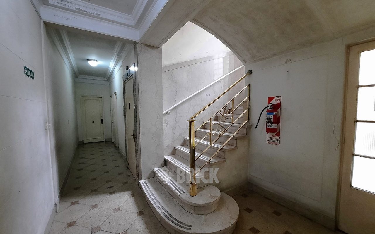 SARMIENTO al 2500 Piso 7 18