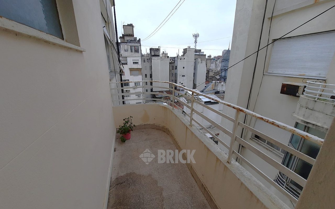 SARMIENTO al 2500 Piso 7 6