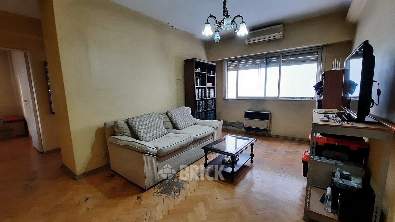 ALVEAR, MARCELO T. DE al 2400 Piso 7 1