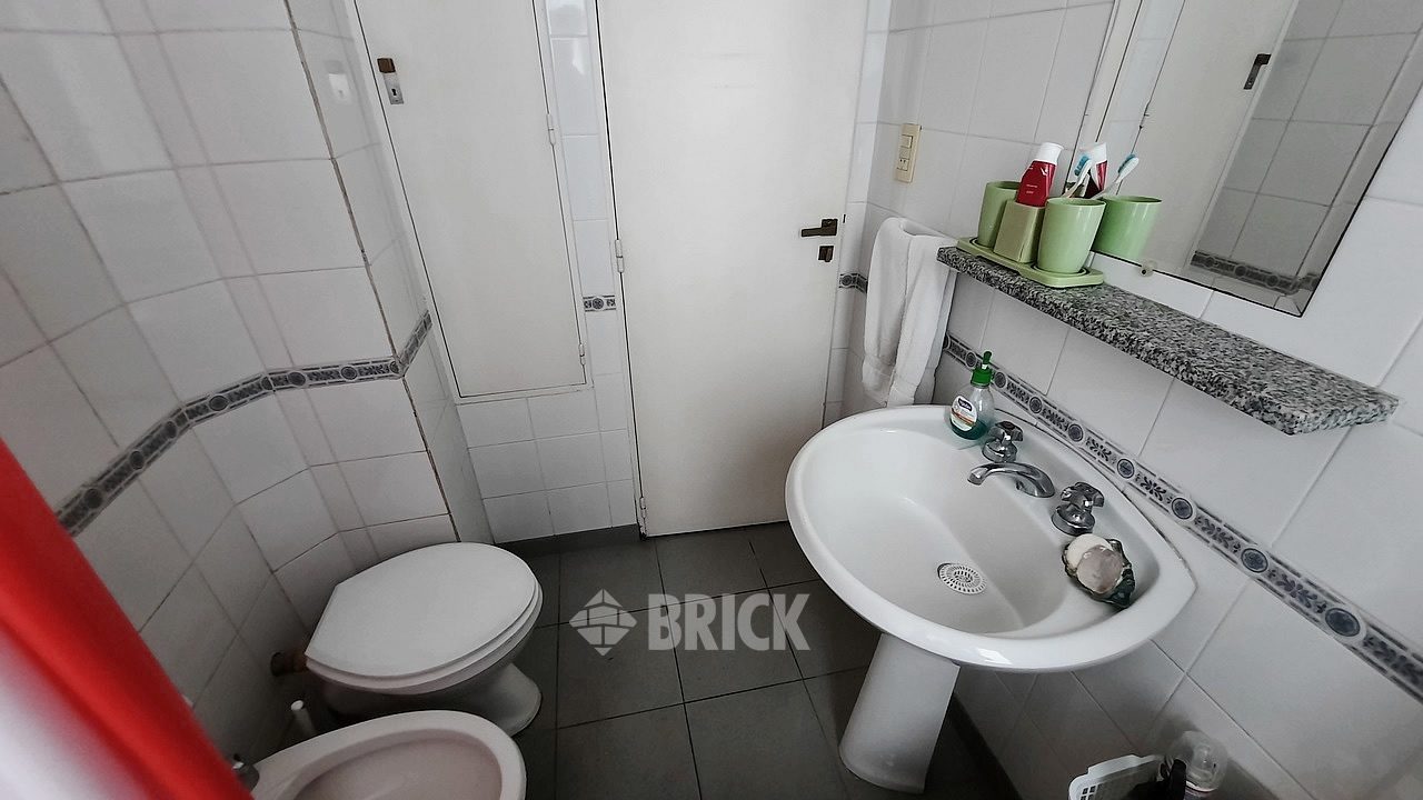 ALVEAR, MARCELO T. DE al 2400 Piso 7 10