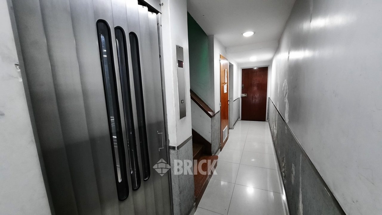 ALVEAR, MARCELO T. DE al 2400 Piso 7 18