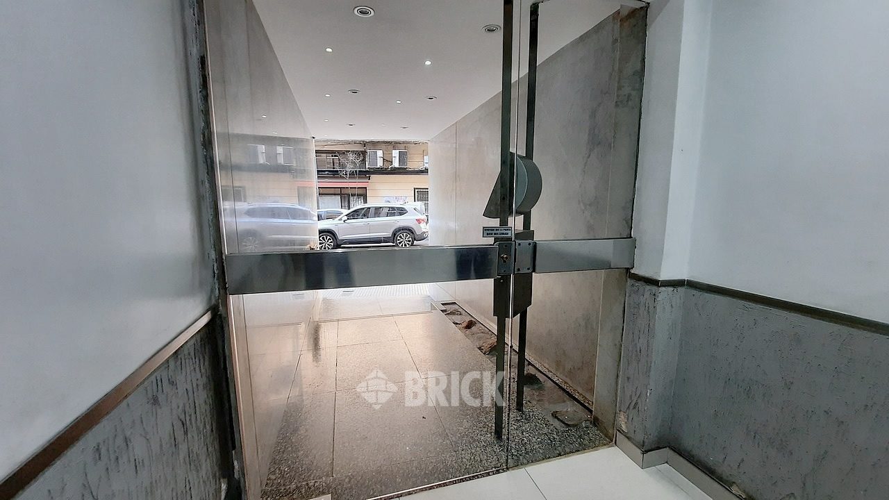 ALVEAR, MARCELO T. DE al 2400 Piso 7 19