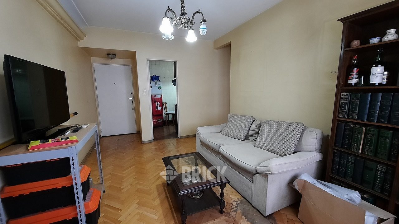 ALVEAR, MARCELO T. DE al 2400 Piso 7 4