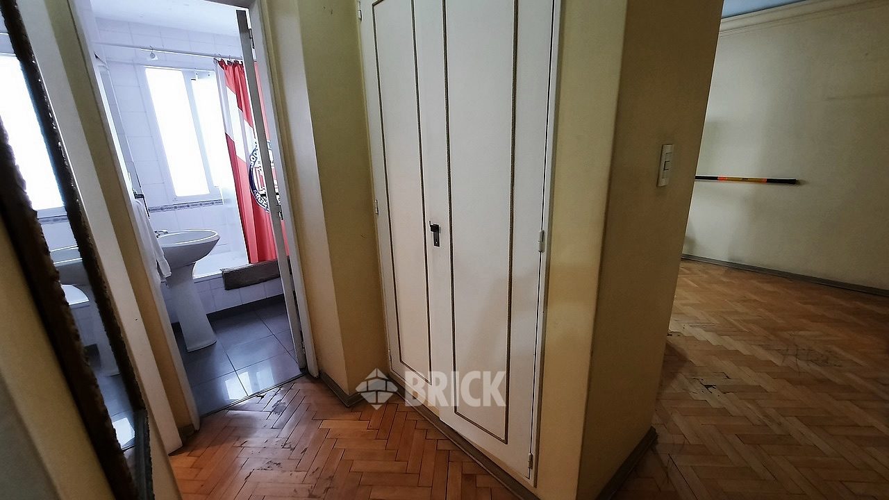 ALVEAR, MARCELO T. DE al 2400 Piso 7 5