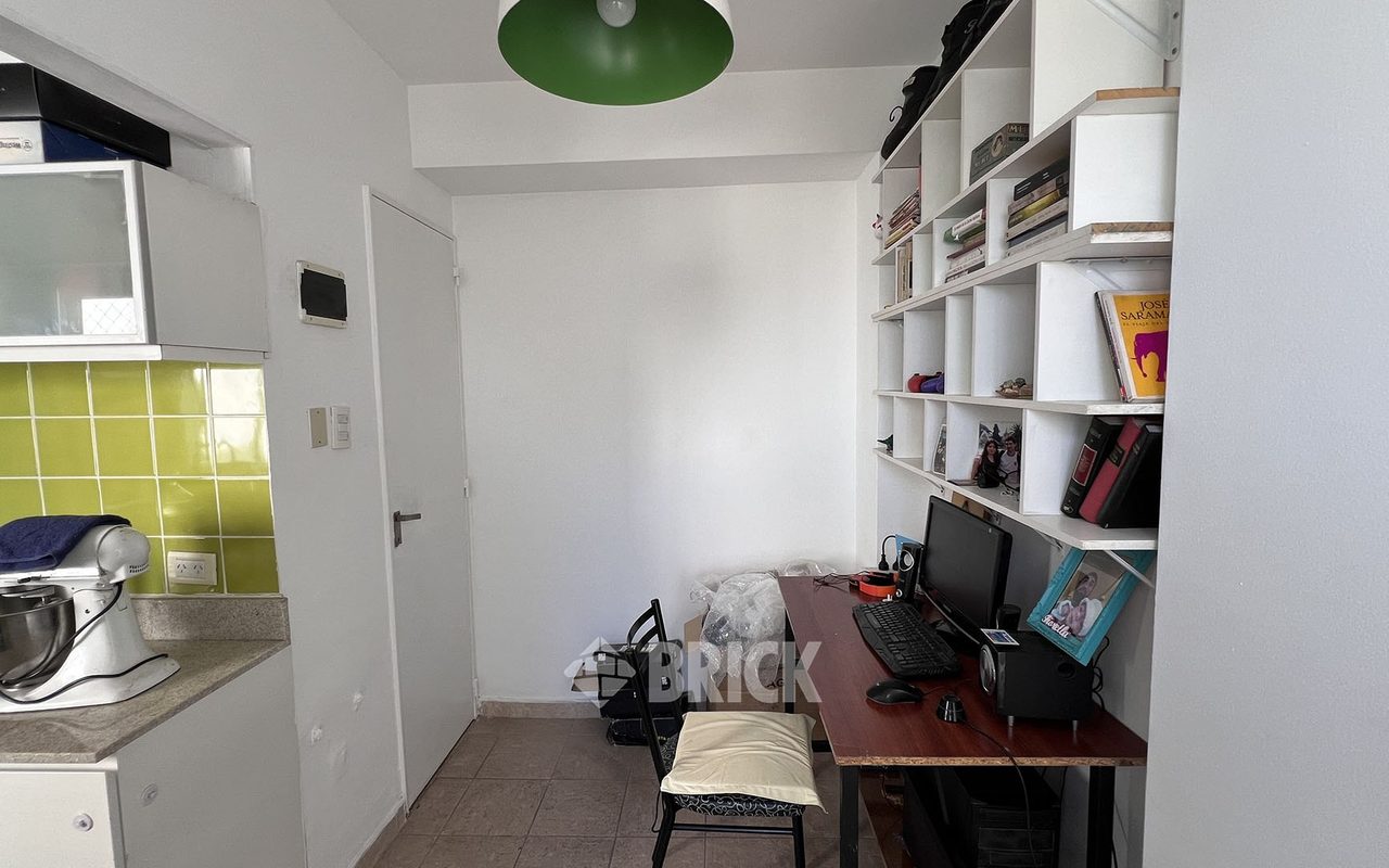 YRIGOYEN, HIPOLITO, AV. al 3600 Piso 9 10