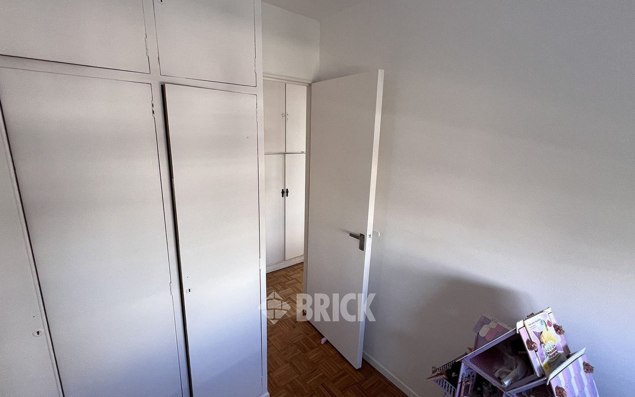 YRIGOYEN, HIPOLITO, AV. al 3600 Piso 9 16