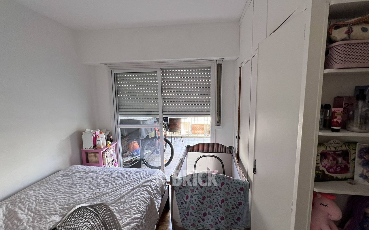 YRIGOYEN, HIPOLITO, AV. al 3600 Piso 9 18