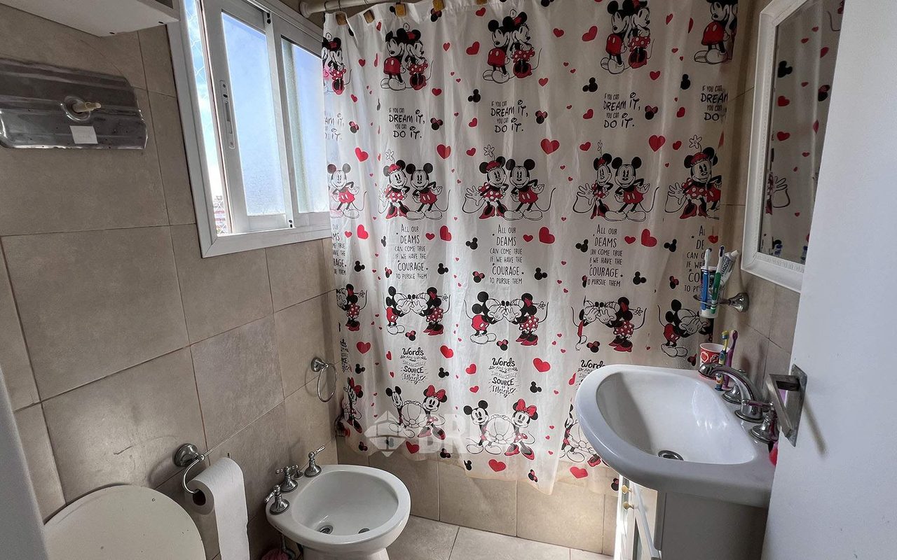 YRIGOYEN, HIPOLITO, AV. al 3600 Piso 9 19