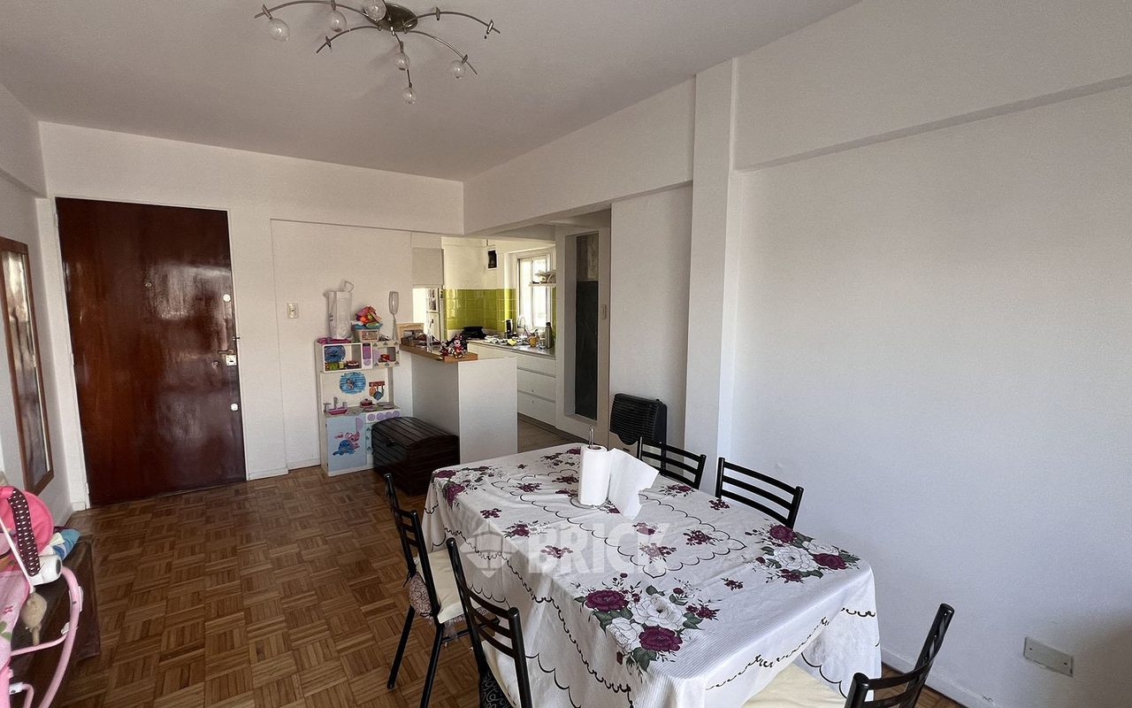 YRIGOYEN, HIPOLITO, AV. al 3600 Piso 9 3