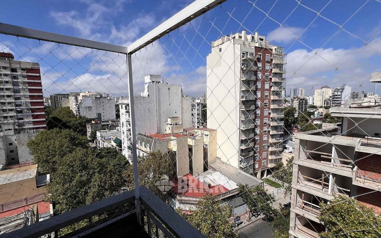 YRIGOYEN, HIPOLITO, AV. al 3600 Piso 9 5