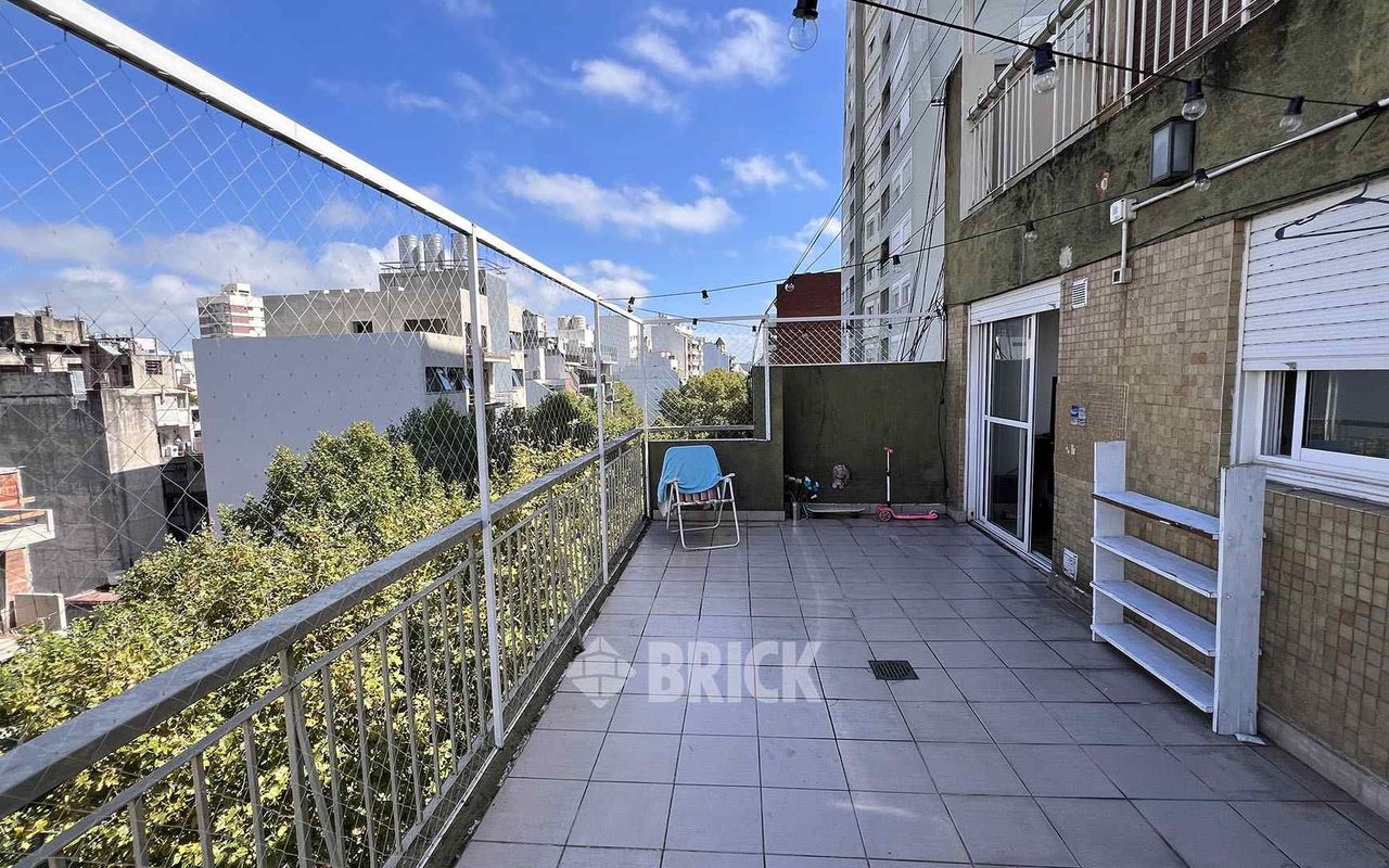 YRIGOYEN, HIPOLITO, AV. al 3600 Piso 9 6