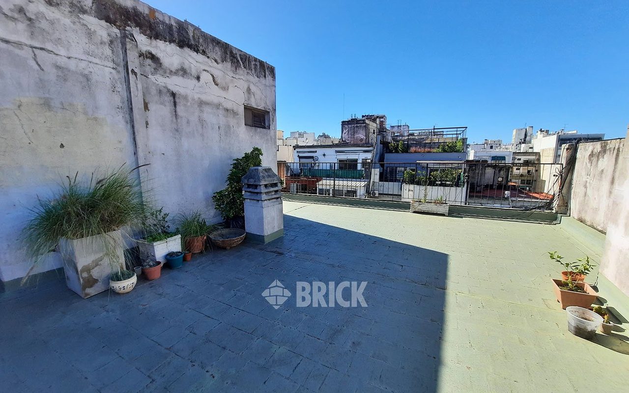 URIBURU, JOSE EVARISTO al 1000 Piso 2 30