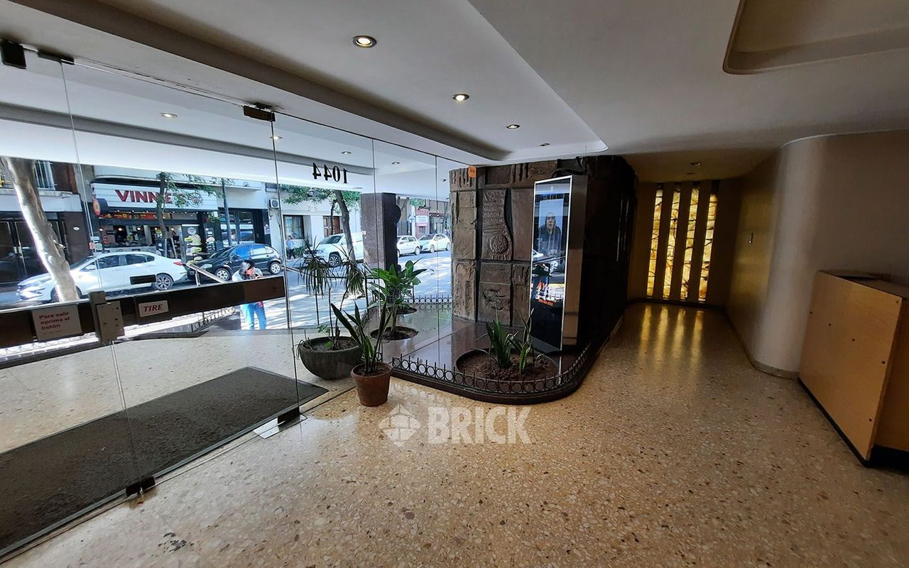 URIBURU, JOSE EVARISTO al 1000 Piso 2 32