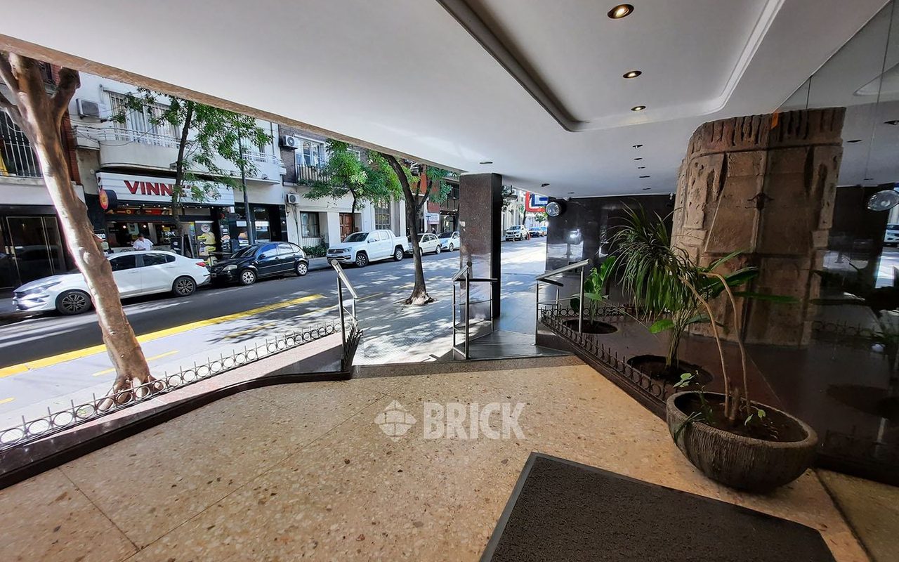 URIBURU, JOSE EVARISTO al 1000 Piso 2 33