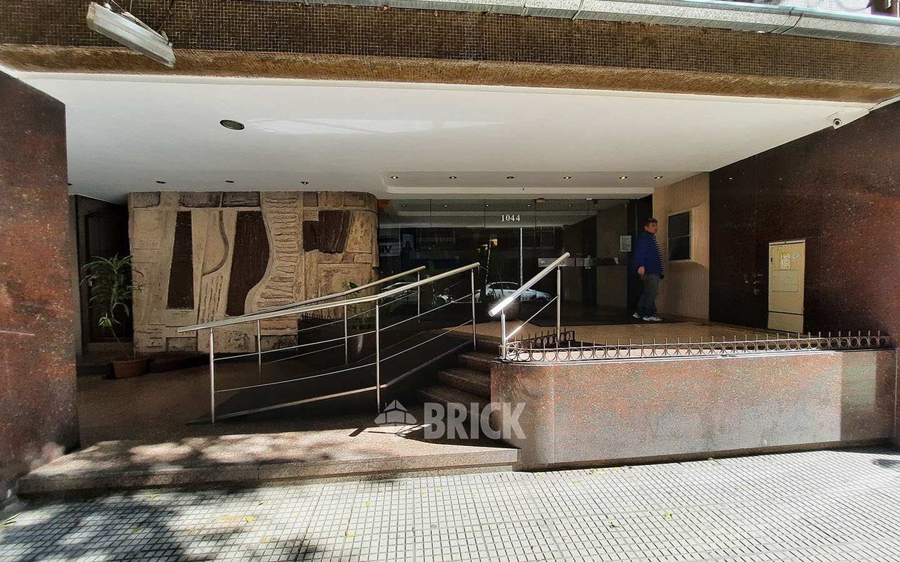 URIBURU, JOSE EVARISTO al 1000 Piso 2 34