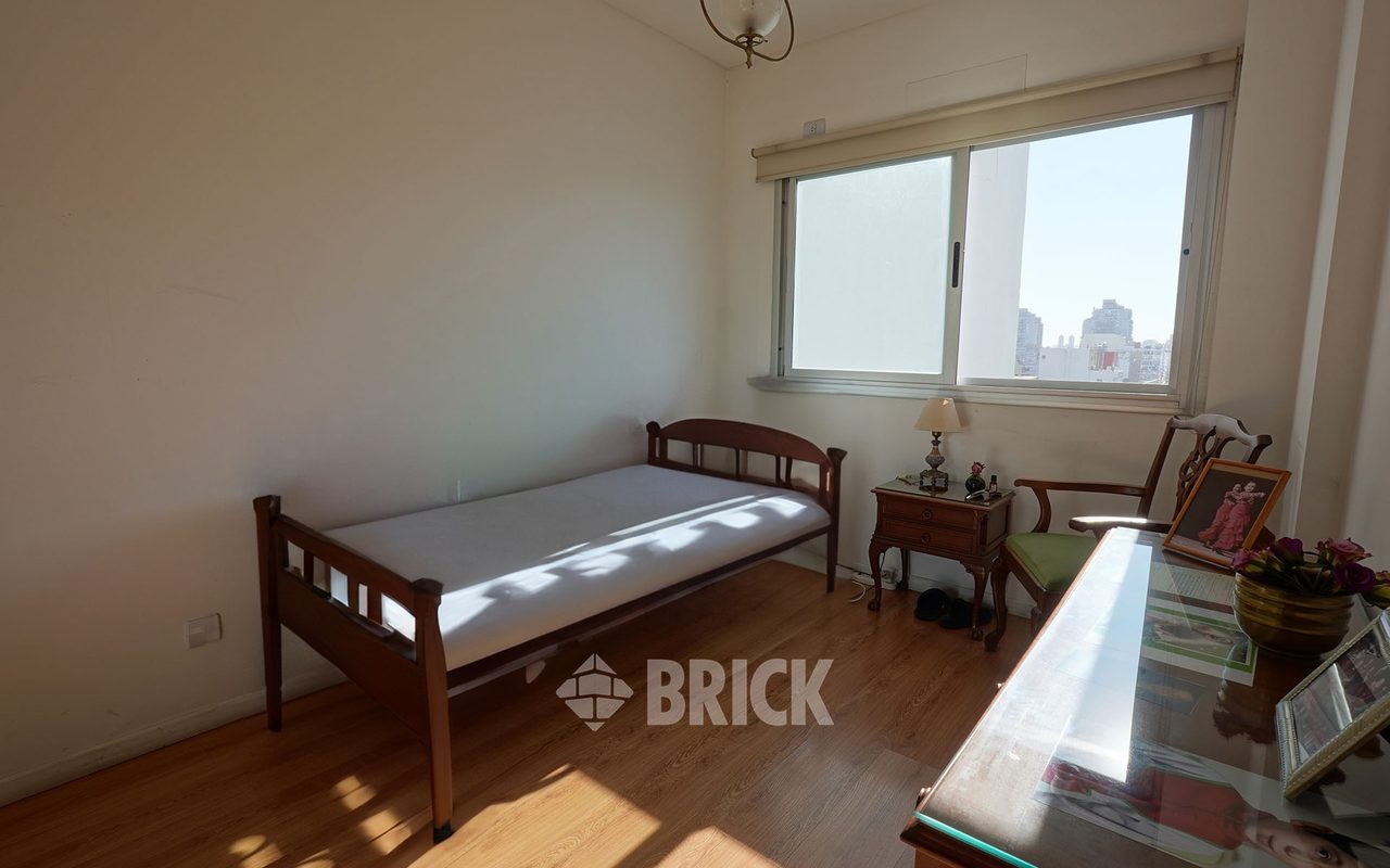 AVELLANEDA, AV. al 1700 Piso 8 12