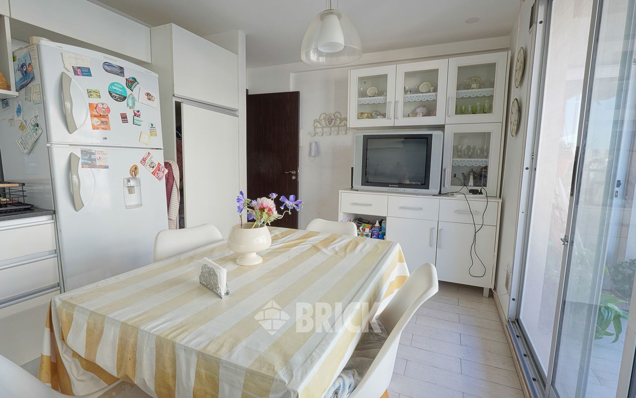 AVELLANEDA, AV. al 1700 Piso 8 22