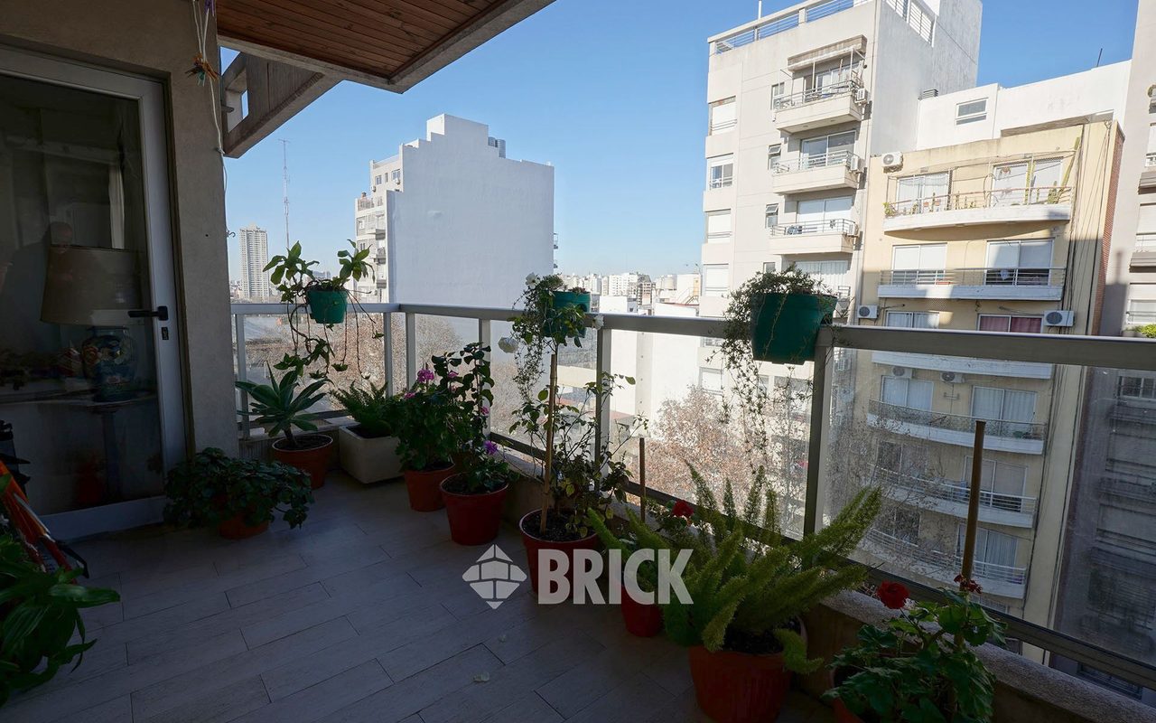 AVELLANEDA, AV. al 1700 Piso 8 24