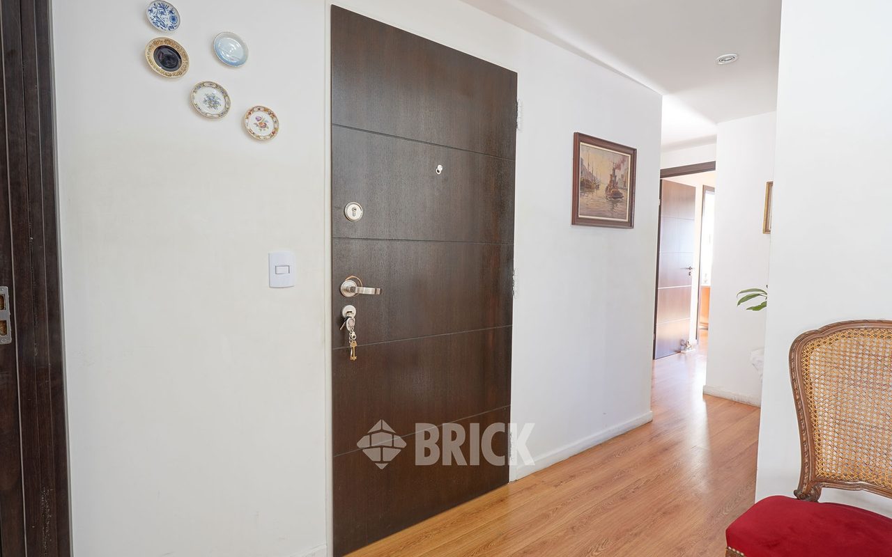 AVELLANEDA, AV. al 1700 Piso 8 6