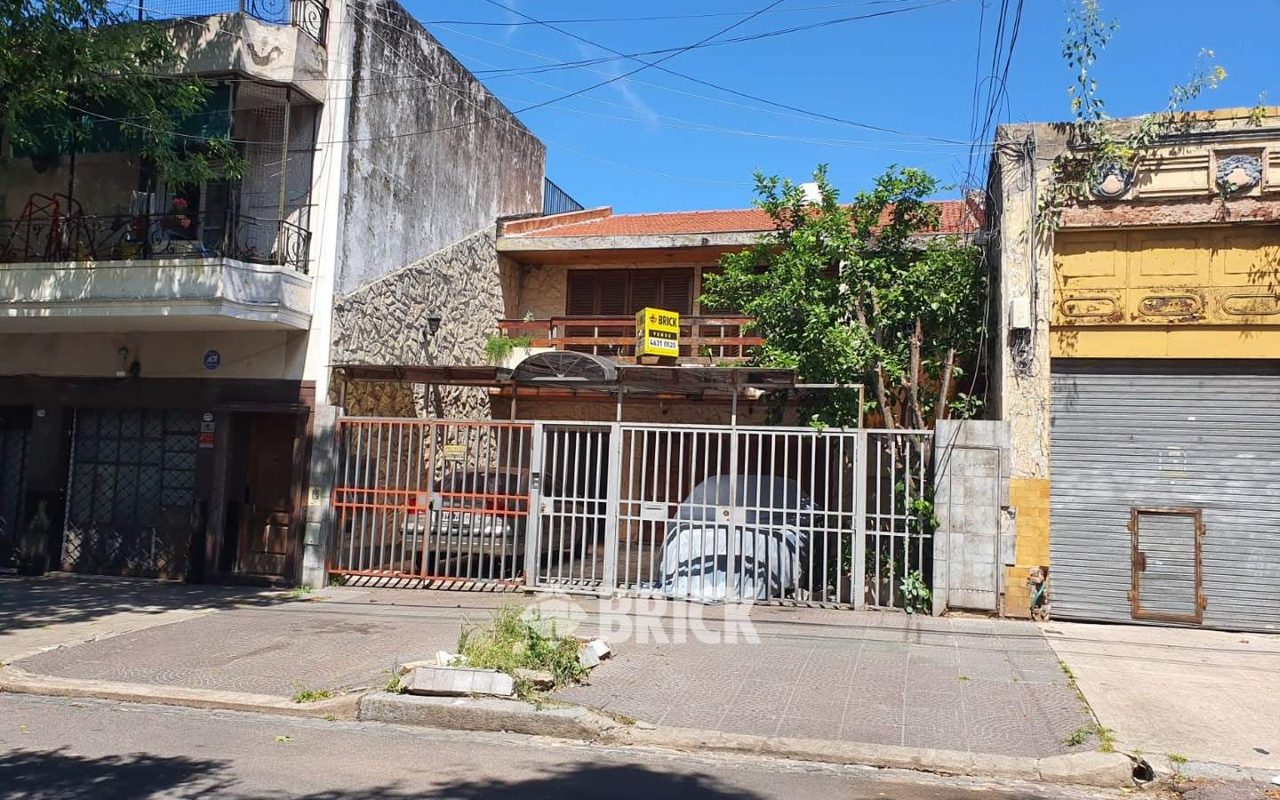 FERNANDEZ MORENO al 3700 Piso 1° 1